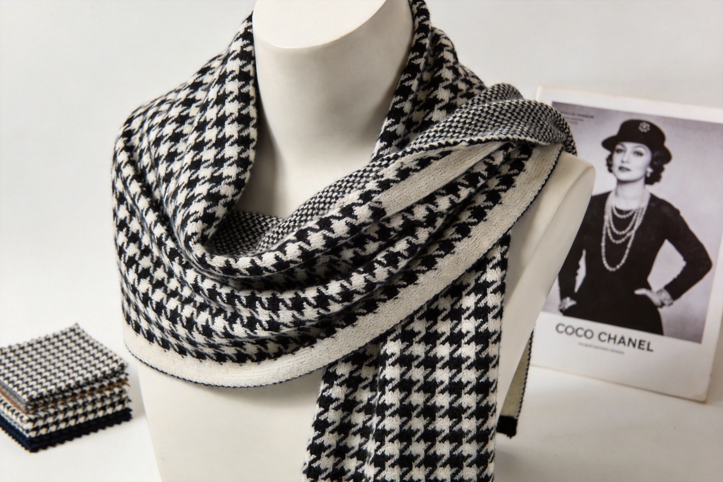 Knitted Jacquard Houndstooth Fabric: Timeless Elegance Meets Modern Comfort & Durability